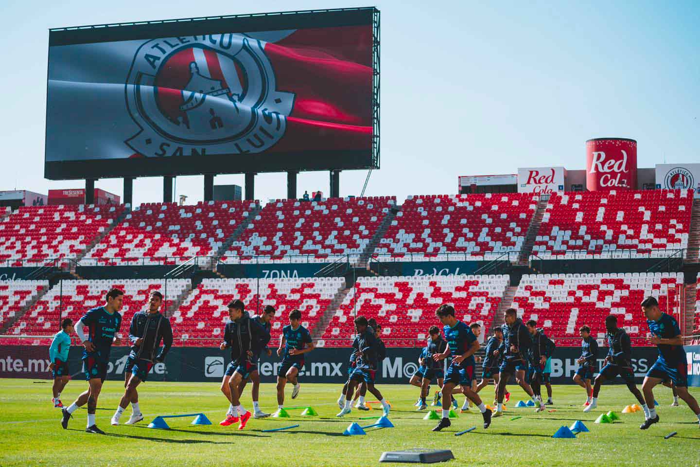 Pantalla del estadio San Luis realizada por zeit led empresa de nuevo león.